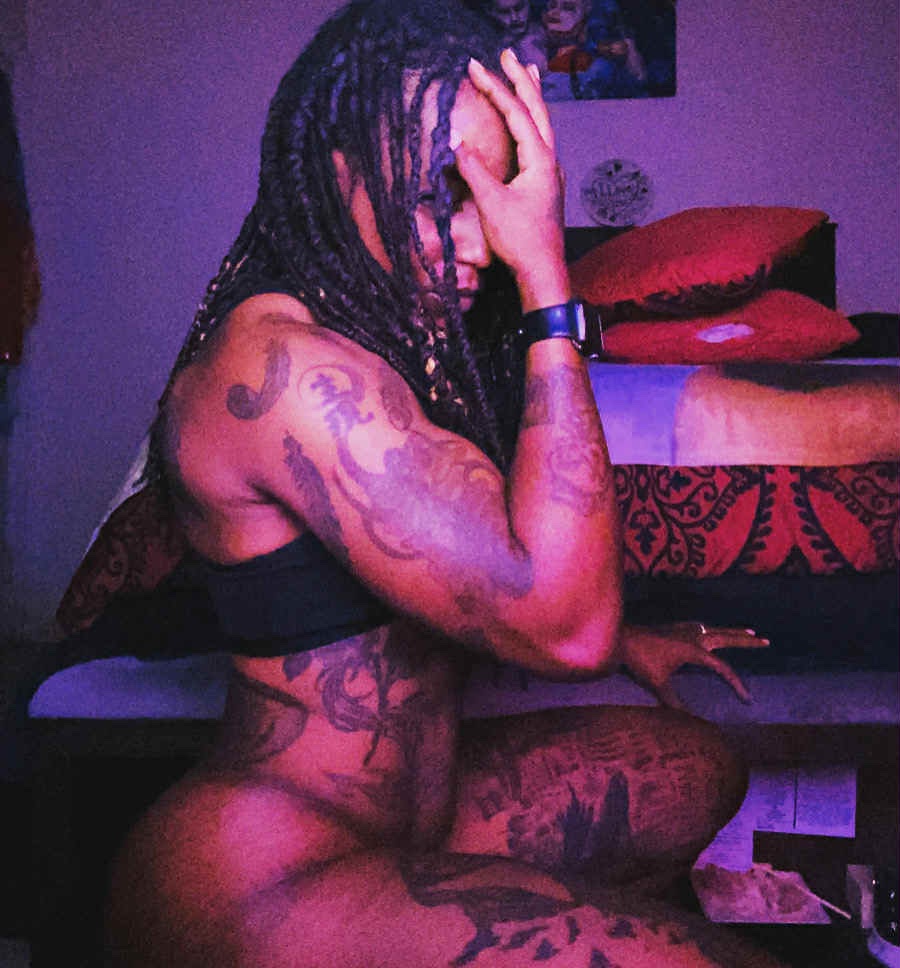ShadesofHarley (@shadesofharley) on CashChat