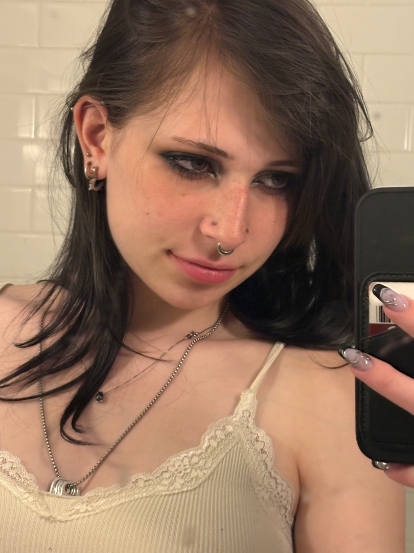 ✦ ★ livvy ★ ✦ (@livvy) on CashChat