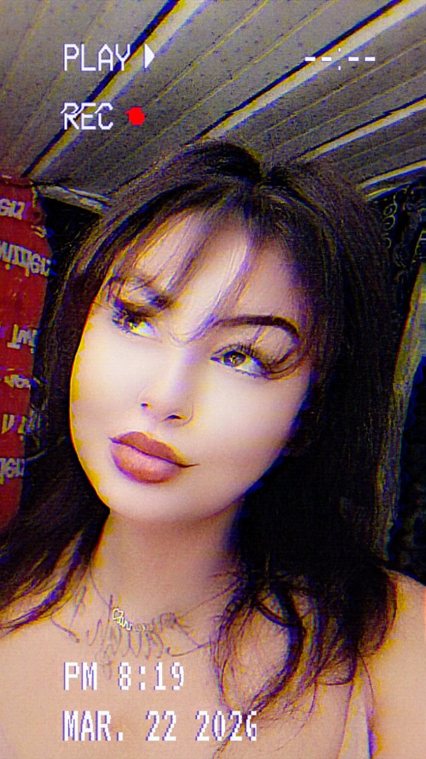 Pictures of her (@pictures-of-her) on CashChat