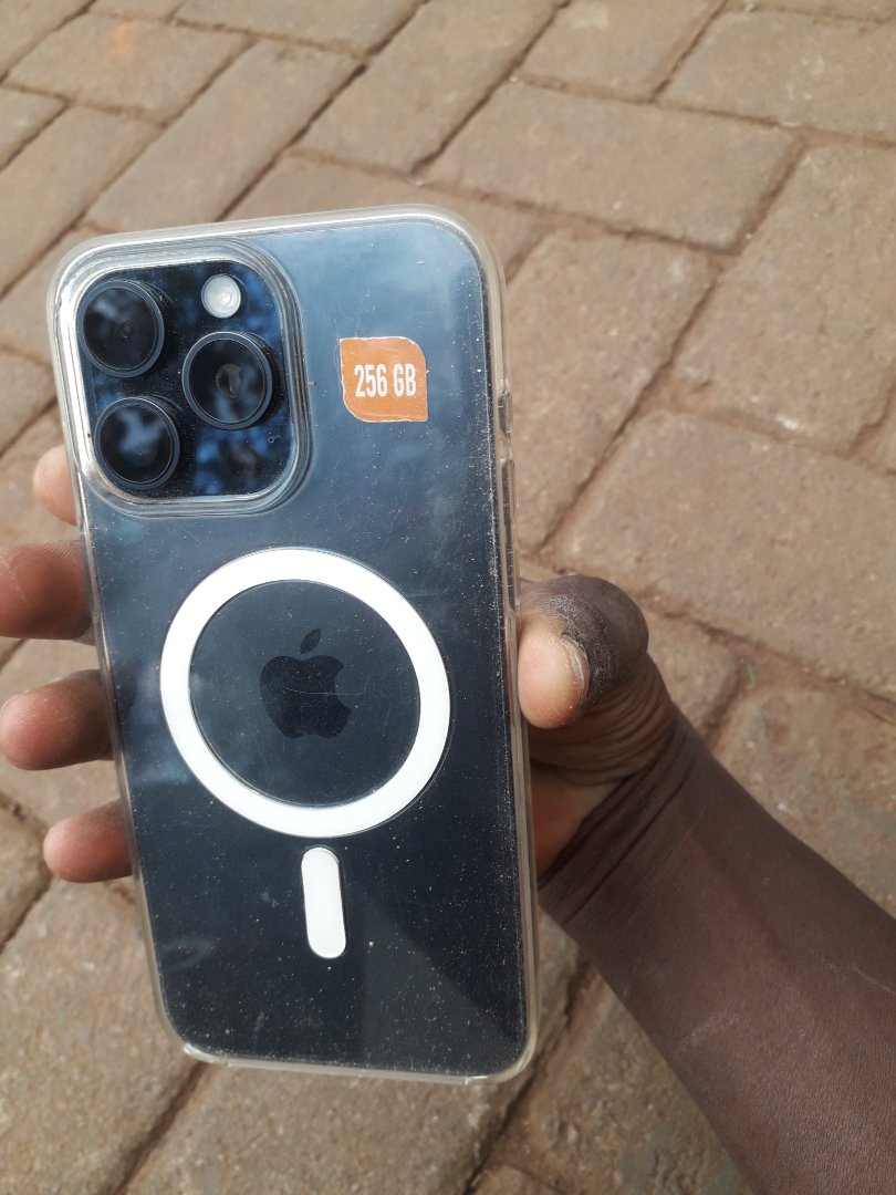 iPhone users (@iphone-users) on CashChat