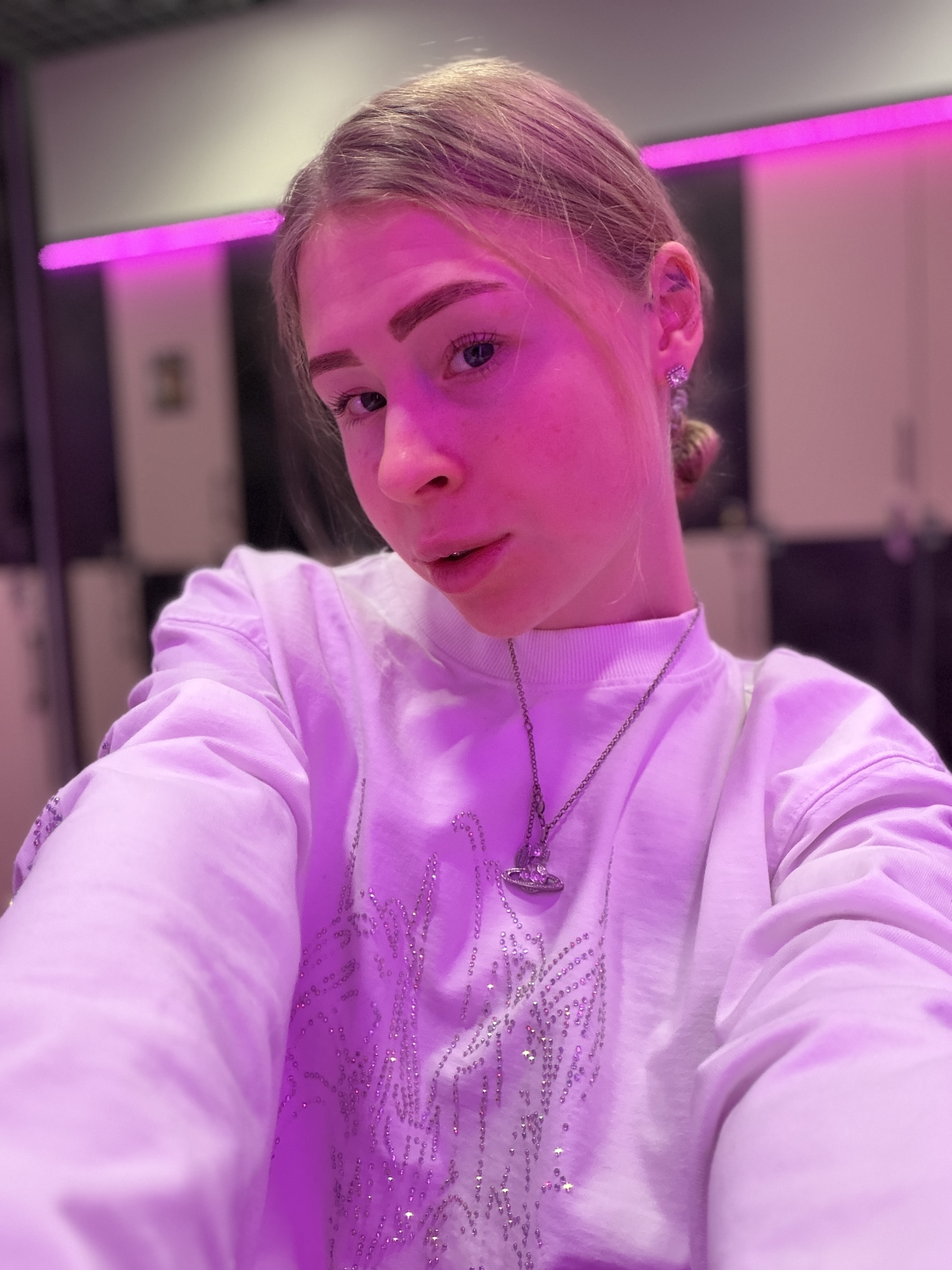 🔥who’s gonna play with me today? I feel hot🥵💦 · @Katarina on CashChat